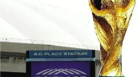 《曼联内幕大揭秘：B费言论与高层策略擦肩而过，真相竟是他将成为关键战力！》