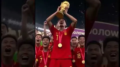 凯莉的蜕变之路：告别曼城焦虑，足球场上的“掉发”挑战与华丽转身！